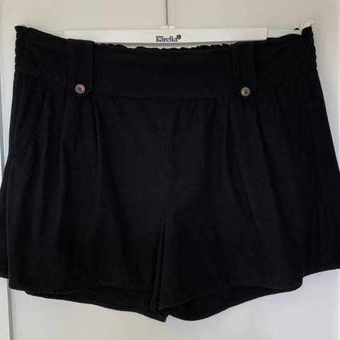 Pen shorts fra B-young str 44