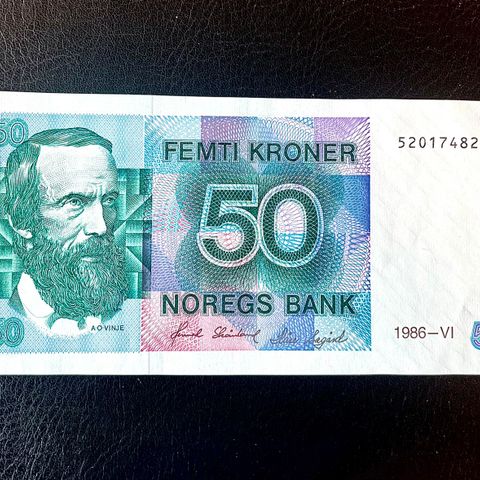 Norsk 50kr og 100kr penge seddel selges.