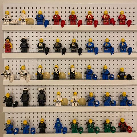 Lego Ninjago minifigure ( stor samling med mye slange)