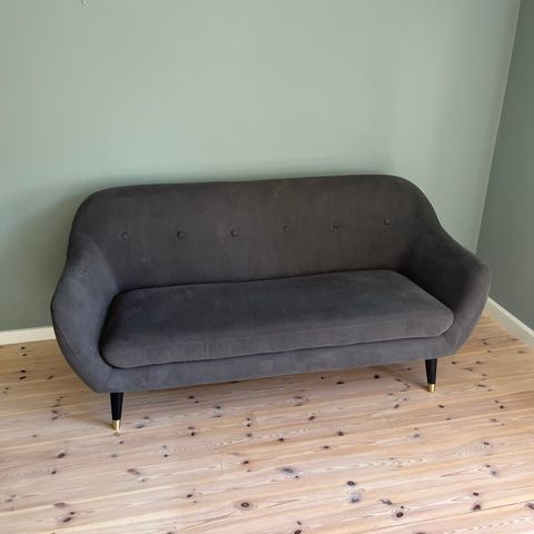 RESERVERT. Gratis sofa gis bort