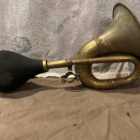 Gammelt messing horn