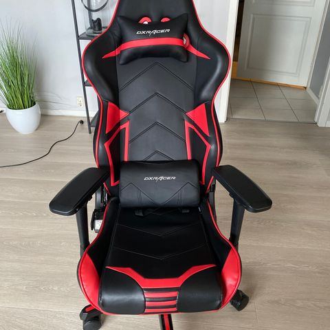 DX RACER GAMING-CHAIR