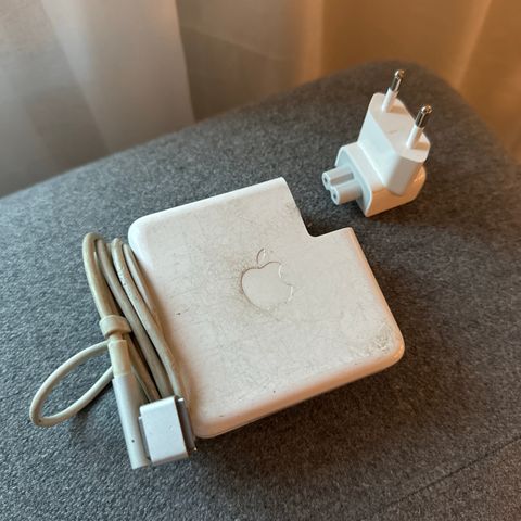 MacBook/MacBook Pro lader (1. gen Magsafe m. omgjører til 2.gen)