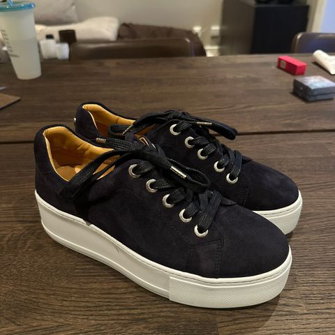 Stockholm Design Group - Lettvekt plattform sneakers str 39