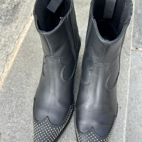 Superkule boots med nagler fra Custommade str 37