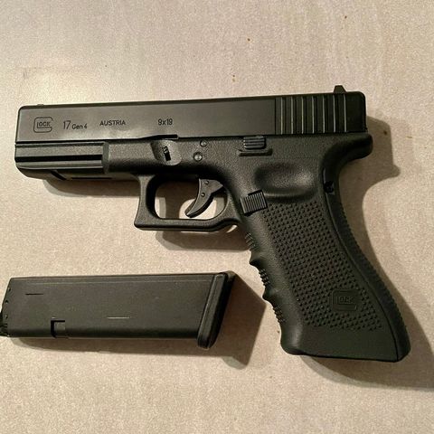 Meget pent brukt Glock 17 Gen4 Gass Softgun med Blowback