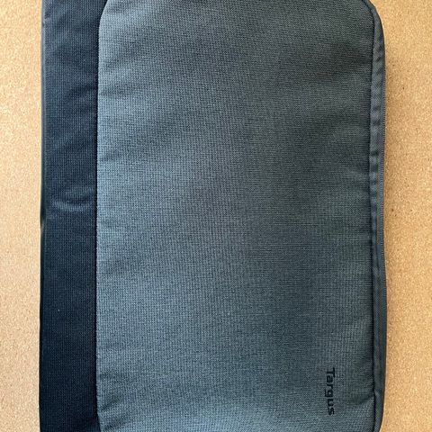 Laptop sleeve