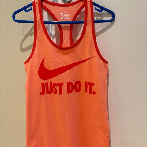 Nike: singlet