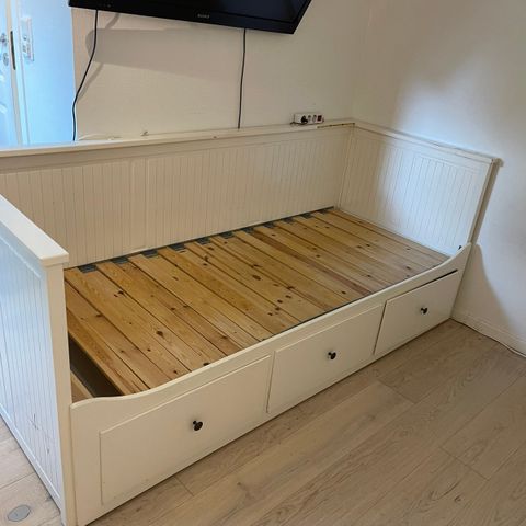 Seng Hemnes Ikea til salg