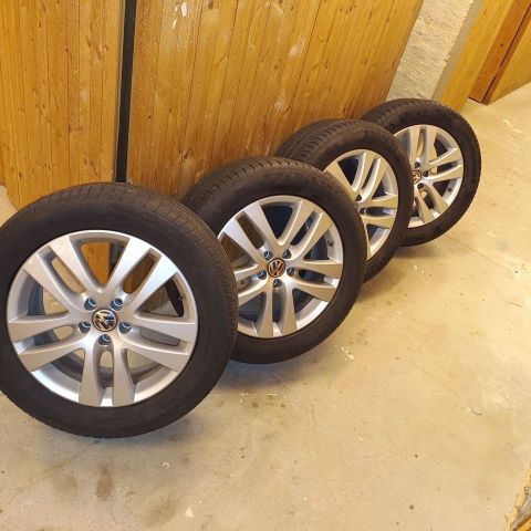 Hjulsett fra VW Tiguan, 5 x 112, 235/55 R18 100V; ET 43; 7 J