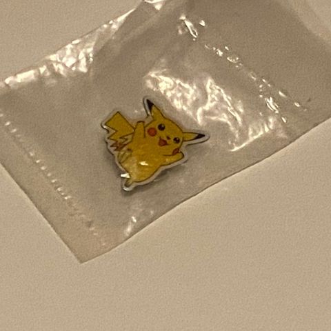 Nintendo pokemon picachu pin