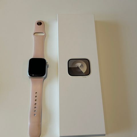 Apple Watch series 9 41mm Starlight aluminium GPS + ekstra ubrukt reim