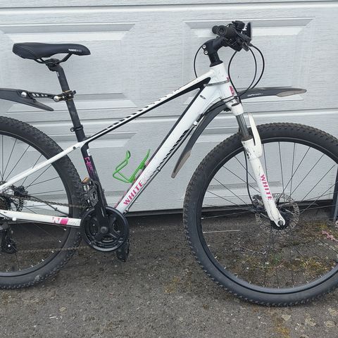 White XC 275 Trainer 15" / S