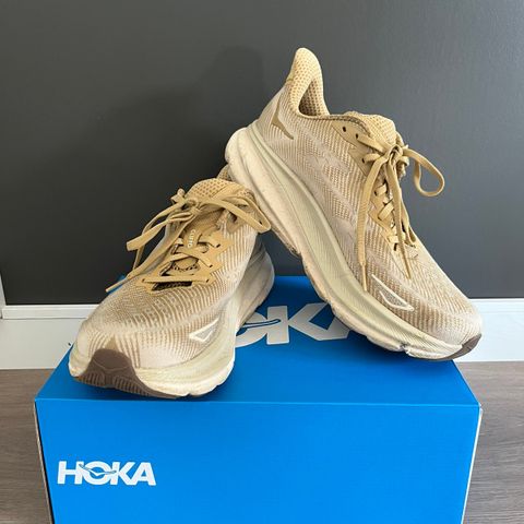 Hoka Clifton 9 Herre, strl 44