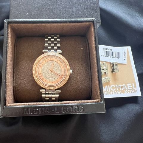 Michael Kors klokke i rosegull m/stener