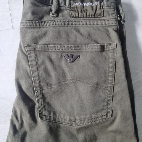 Pent brukt Armani jeans tilsalgs. Størrelse W30-L32