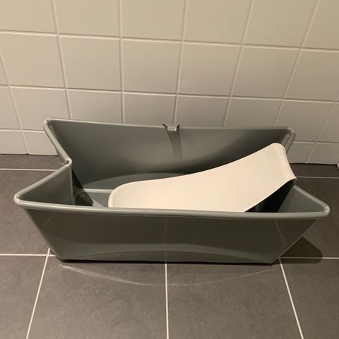 Stokke Flexi Bath med nyfødtstøtte