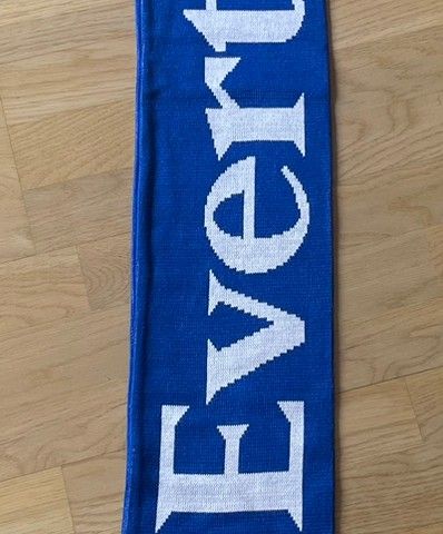 Everton skjerf kjøpt utenfor Goodison Park - 200kr