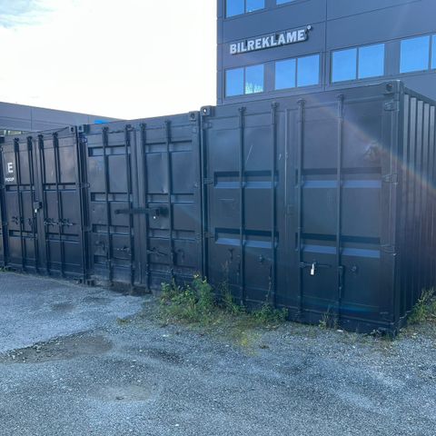 Containere på 40ft og 20ft selges