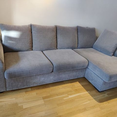 Fin moderne Sofa med sjeselong