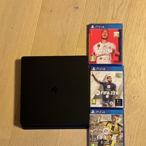 Lite brukt PS4 selges