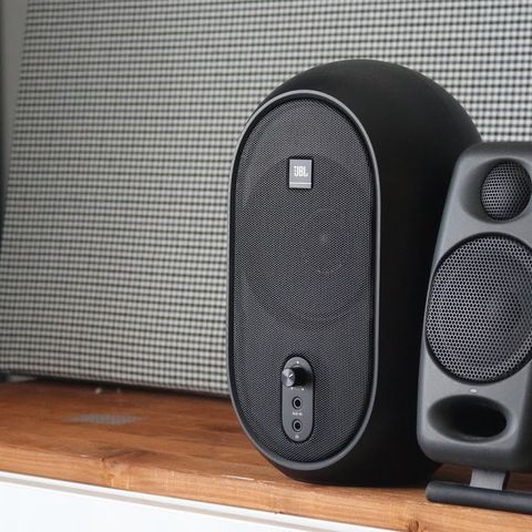 JBL 104 høytallere