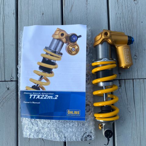 Helt ny Ohlins TTX22.M2 bakdemper trunnion 205 x 65