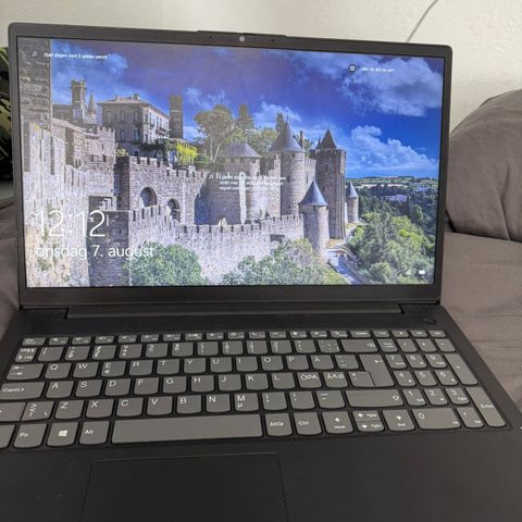 Pent brukt Lenovo laptop