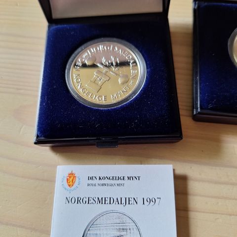 Norgesmedaljen fra 1997 og 1998