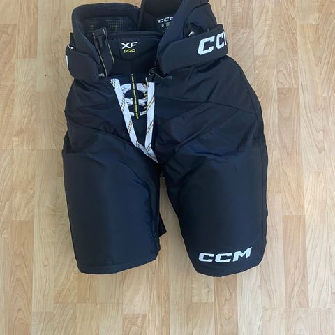 Helt ny ccm tacks xf pro hockeybukse - Størrelse: senior large.