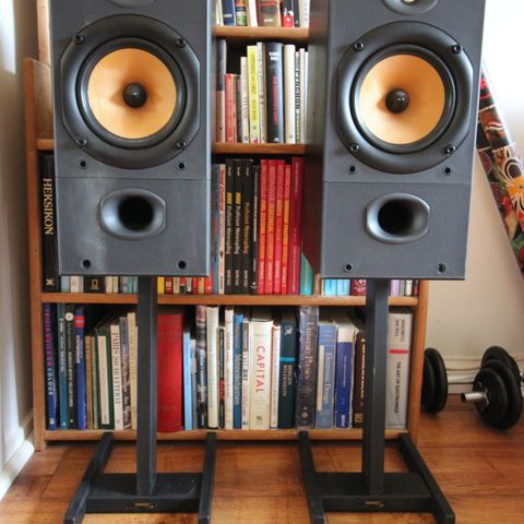 Bowers & Wilkins DM602 S2 høyttalere selges