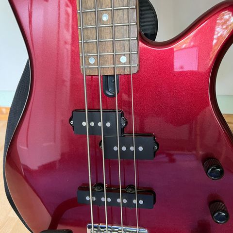 Yamaha Bassgitar Red Metallic