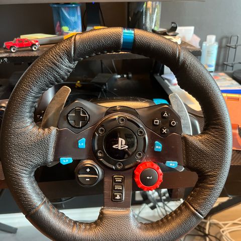 Logitech g29 ratt. Til ps4 og ps5