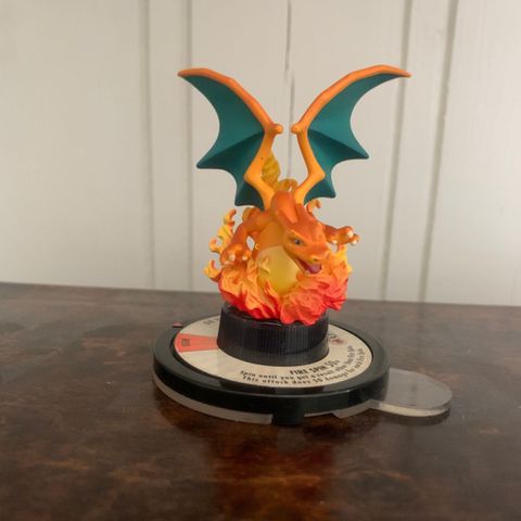 Charizard scultpure 2006 (pokemon)