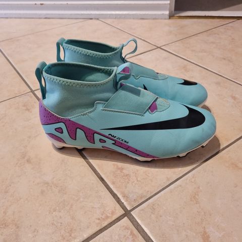 Lite brukt nike air strl 37.5 selges