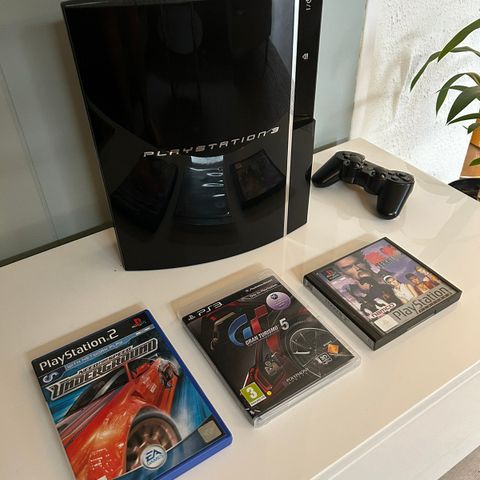 PlayStation 3 - FAT 60GB - Bakoverkompatibel - CECHC04