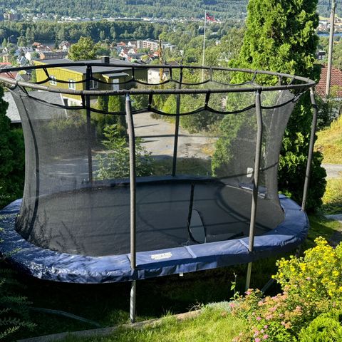 Jumping King Trampoline