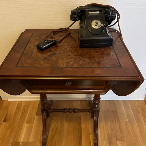 Telefonbord med klaffer