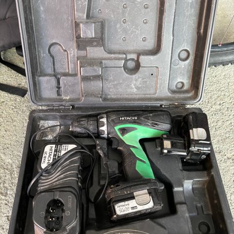 Hitachi drill med 2 batterier