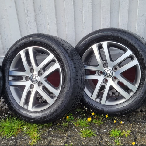 Volkswagen felger med Michelin dekk - 205/55 R16 - Brukt