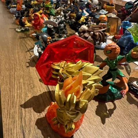 STOR SKYLANDERS SAMLING