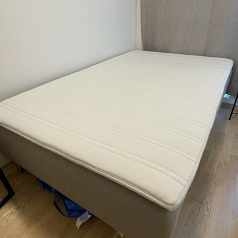 Ikea Skårer 120x200 cm rammemadress m/overmadrass