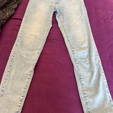 Levis super skinny 25