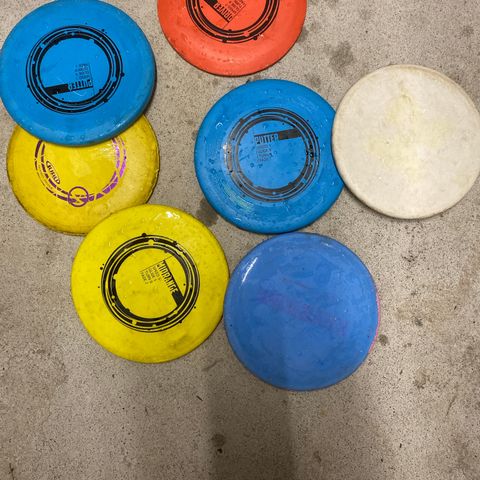 7 Discer til discgolf selges samlet