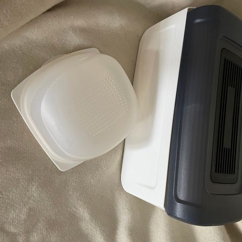 Tupperware Toast/brød-boks og smart osteklokke  -pris er for begge