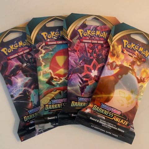 Pokemon Darkness Ablaze Sleeved booster pakker (80 per stk.)