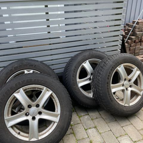 17’’ vinterdekk P225/65R17