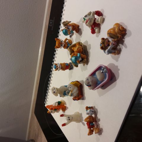 Gamle kinderegg figurer kr 20 pr stk pp