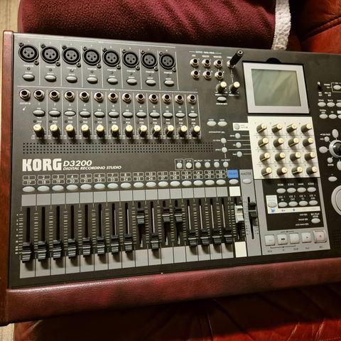 Korg D3200