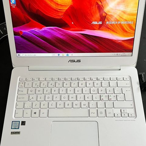 Asus UX305C fra 2016